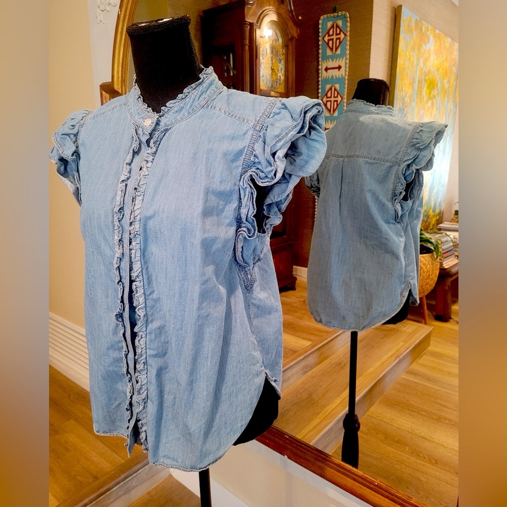 Veronica Beard jean blouse worn 1x . Gorgeous a must have in wardrobe